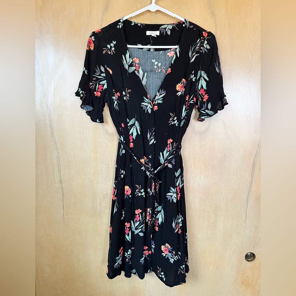 Gilli Black Floral Midi Dress